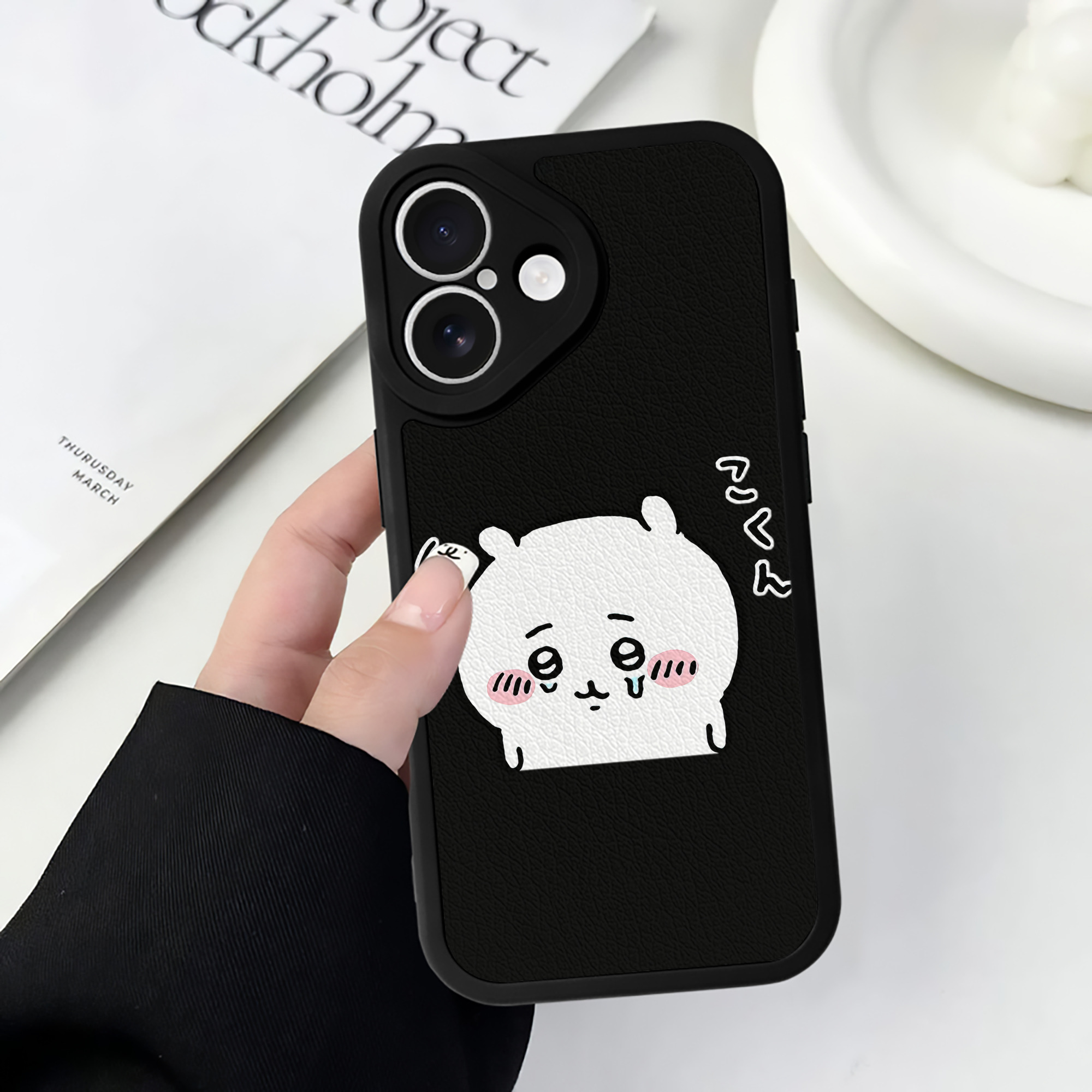 （画像用） ちいかわ ちいかわ Chii-kawa chiikawa 【iPhone 16シリーズ対応】シリコンスマホケース（レザー調） 材質：シリコン